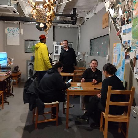 Tonarino Hostel For Backpackers Kobe Bagian luar foto